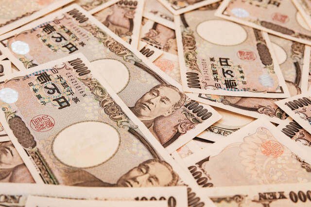 無数の１万円札